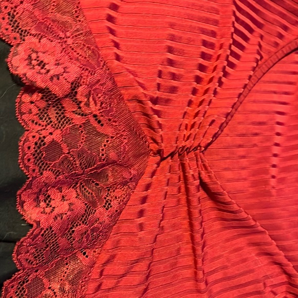 red crop top from shein size small - Picture 3 of 4